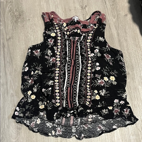 Floral Black and Pink Women's Top - Picture 1 of 2